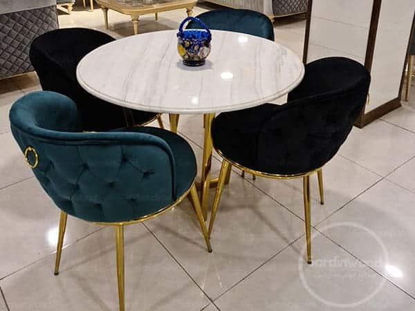 میز ناهار خوری کوچک و شیک